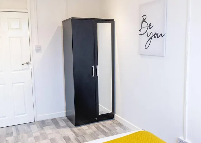 2 Bed With Free Parking